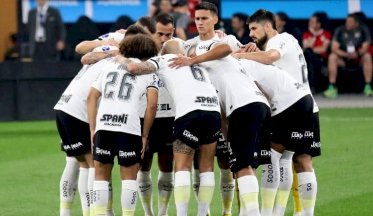 Corinthians chega na Arena do Grêmio com dois desfalques e um time de  pendurados; confira os nomes