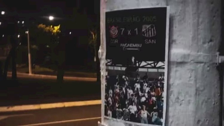 Torcida do Corinthians espalha provocações ao Santos nos arredores da NQA